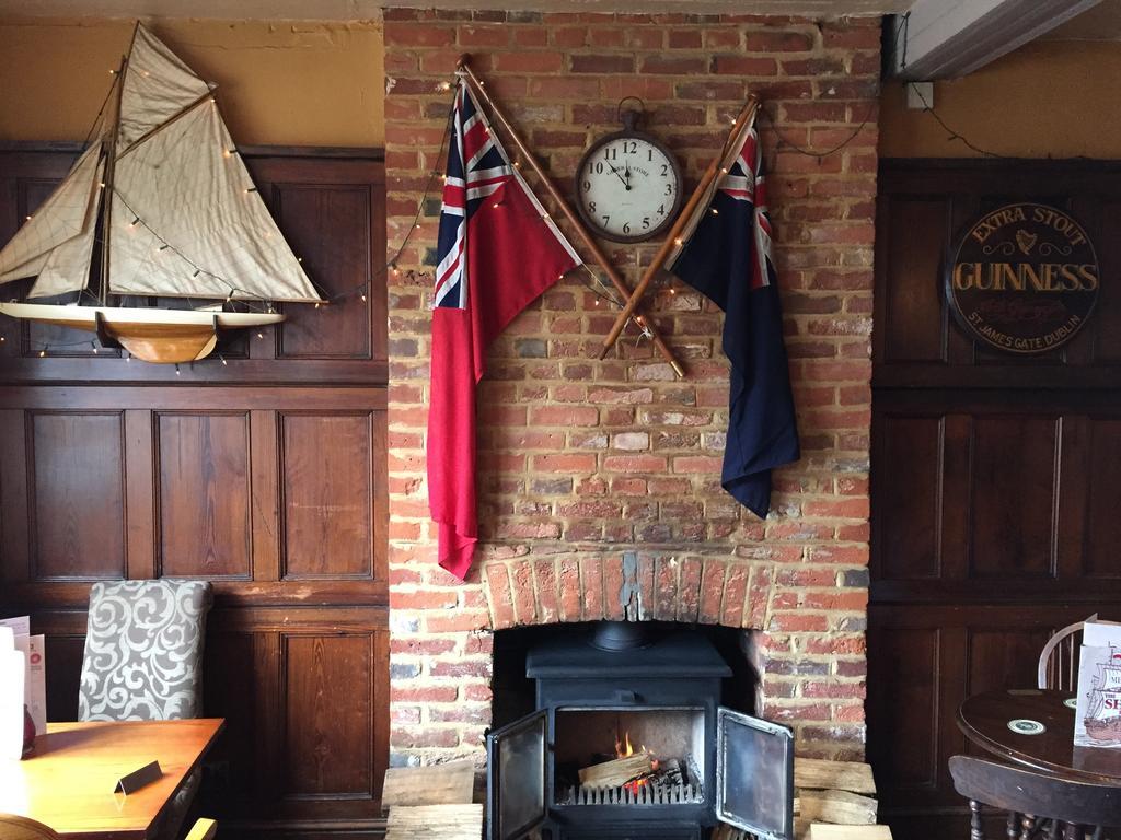 The Ship Inn Fordingbridge Exterior photo